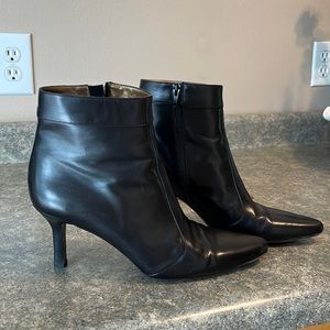 Black, leather Cole Haan Women’s size 9 heeled booties